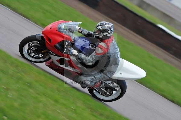 Motorcycle action photographs;Rockingham;Rockingham photographs;event digital images;eventdigitalimages;no limits trackday;peter wileman photography;rockingham corby northamptonshire;trackday;trackday digital images;trackday photos