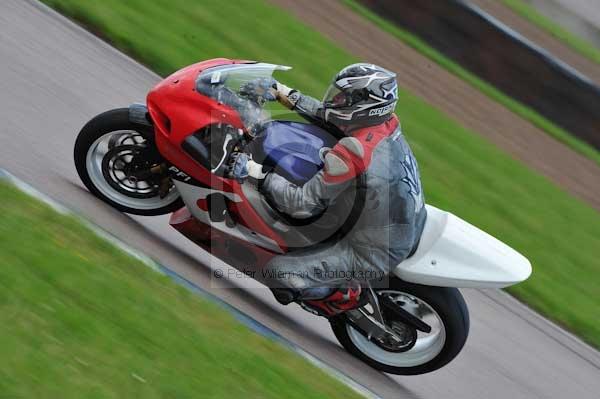 Motorcycle action photographs;Rockingham;Rockingham photographs;event digital images;eventdigitalimages;no limits trackday;peter wileman photography;rockingham corby northamptonshire;trackday;trackday digital images;trackday photos