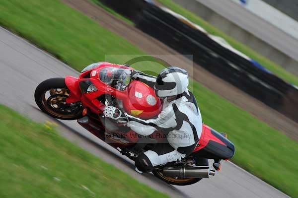 Motorcycle action photographs;Rockingham;Rockingham photographs;event digital images;eventdigitalimages;no limits trackday;peter wileman photography;rockingham corby northamptonshire;trackday;trackday digital images;trackday photos