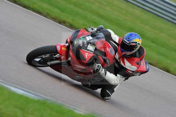 Motorcycle action photographs;Rockingham;Rockingham photographs;event digital images;eventdigitalimages;no limits trackday;peter wileman photography;rockingham corby northamptonshire;trackday;trackday digital images;trackday photos