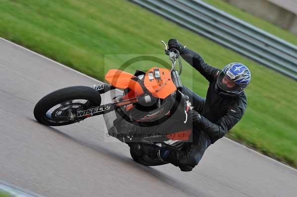 Motorcycle action photographs;Rockingham;Rockingham photographs;event digital images;eventdigitalimages;no limits trackday;peter wileman photography;rockingham corby northamptonshire;trackday;trackday digital images;trackday photos