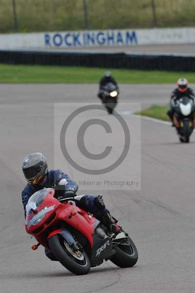 Motorcycle action photographs;Rockingham;Rockingham photographs;event digital images;eventdigitalimages;no limits trackday;peter wileman photography;rockingham corby northamptonshire;trackday;trackday digital images;trackday photos