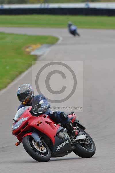 Motorcycle action photographs;Rockingham;Rockingham photographs;event digital images;eventdigitalimages;no limits trackday;peter wileman photography;rockingham corby northamptonshire;trackday;trackday digital images;trackday photos