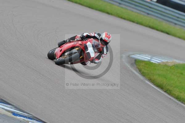 Motorcycle action photographs;Rockingham;Rockingham photographs;event digital images;eventdigitalimages;no limits trackday;peter wileman photography;rockingham corby northamptonshire;trackday;trackday digital images;trackday photos