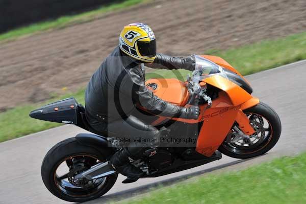 Motorcycle action photographs;Rockingham;Rockingham photographs;event digital images;eventdigitalimages;no limits trackday;peter wileman photography;rockingham corby northamptonshire;trackday;trackday digital images;trackday photos