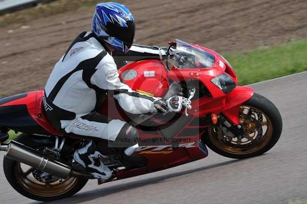 Motorcycle action photographs;Rockingham;Rockingham photographs;event digital images;eventdigitalimages;no limits trackday;peter wileman photography;rockingham corby northamptonshire;trackday;trackday digital images;trackday photos