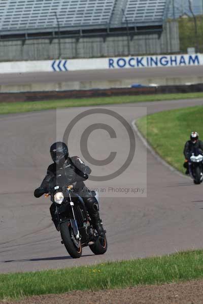 Motorcycle action photographs;Rockingham;Rockingham photographs;event digital images;eventdigitalimages;no limits trackday;peter wileman photography;rockingham corby northamptonshire;trackday;trackday digital images;trackday photos