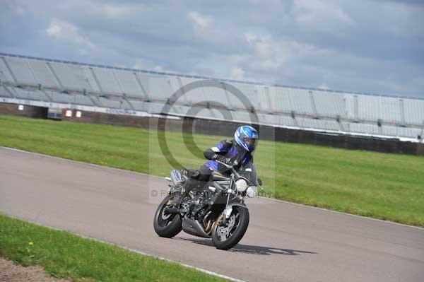 Motorcycle action photographs;Rockingham;Rockingham photographs;event digital images;eventdigitalimages;no limits trackday;peter wileman photography;rockingham corby northamptonshire;trackday;trackday digital images;trackday photos