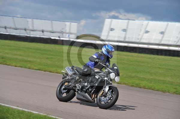 Motorcycle action photographs;Rockingham;Rockingham photographs;event digital images;eventdigitalimages;no limits trackday;peter wileman photography;rockingham corby northamptonshire;trackday;trackday digital images;trackday photos