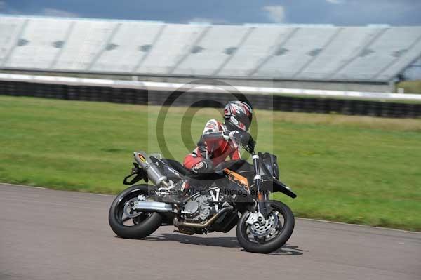 Motorcycle action photographs;Rockingham;Rockingham photographs;event digital images;eventdigitalimages;no limits trackday;peter wileman photography;rockingham corby northamptonshire;trackday;trackday digital images;trackday photos