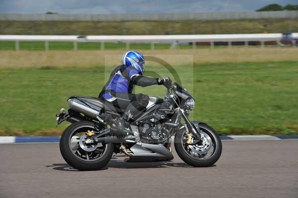 Motorcycle action photographs;Rockingham;Rockingham photographs;event digital images;eventdigitalimages;no limits trackday;peter wileman photography;rockingham corby northamptonshire;trackday;trackday digital images;trackday photos