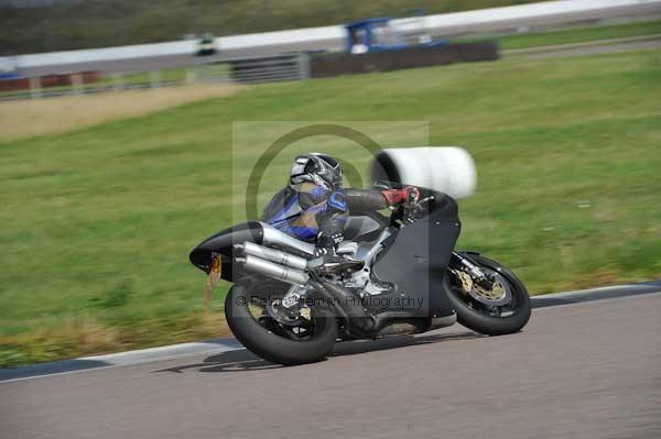 Motorcycle action photographs;Rockingham;Rockingham photographs;event digital images;eventdigitalimages;no limits trackday;peter wileman photography;rockingham corby northamptonshire;trackday;trackday digital images;trackday photos
