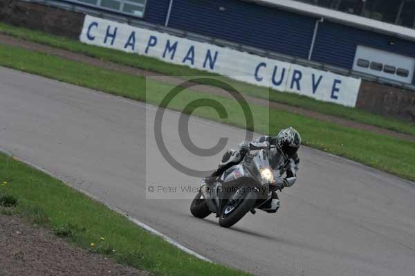 Motorcycle action photographs;Rockingham;Rockingham photographs;event digital images;eventdigitalimages;no limits trackday;peter wileman photography;rockingham corby northamptonshire;trackday;trackday digital images;trackday photos