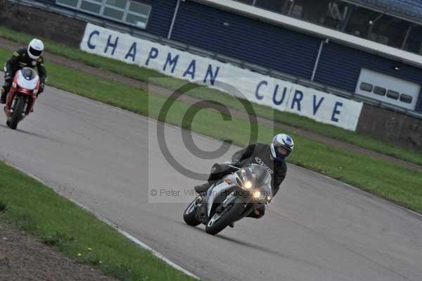 Motorcycle action photographs;Rockingham;Rockingham photographs;event digital images;eventdigitalimages;no limits trackday;peter wileman photography;rockingham corby northamptonshire;trackday;trackday digital images;trackday photos