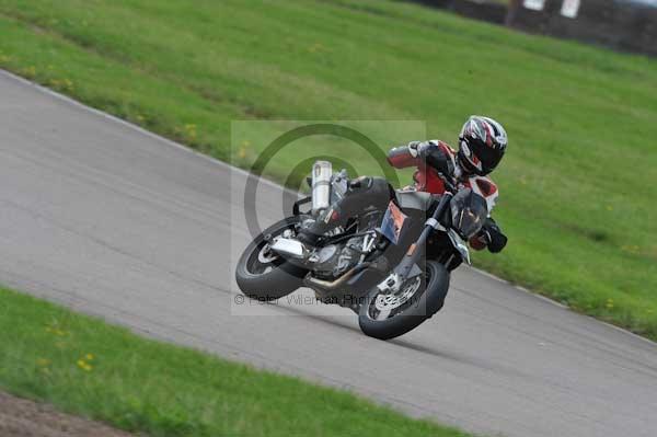 Motorcycle action photographs;Rockingham;Rockingham photographs;event digital images;eventdigitalimages;no limits trackday;peter wileman photography;rockingham corby northamptonshire;trackday;trackday digital images;trackday photos