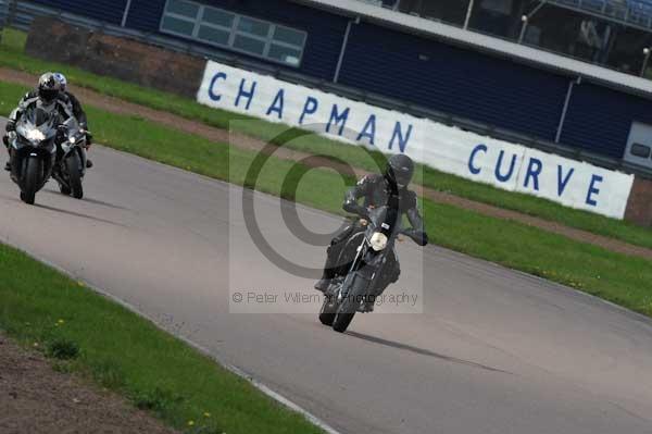 Motorcycle action photographs;Rockingham;Rockingham photographs;event digital images;eventdigitalimages;no limits trackday;peter wileman photography;rockingham corby northamptonshire;trackday;trackday digital images;trackday photos