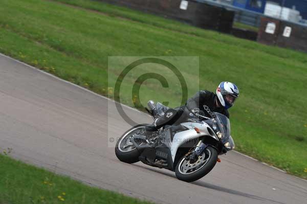 Motorcycle action photographs;Rockingham;Rockingham photographs;event digital images;eventdigitalimages;no limits trackday;peter wileman photography;rockingham corby northamptonshire;trackday;trackday digital images;trackday photos