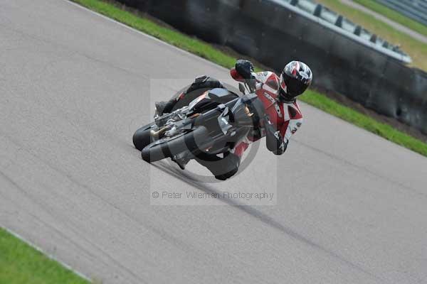 Motorcycle action photographs;Rockingham;Rockingham photographs;event digital images;eventdigitalimages;no limits trackday;peter wileman photography;rockingham corby northamptonshire;trackday;trackday digital images;trackday photos