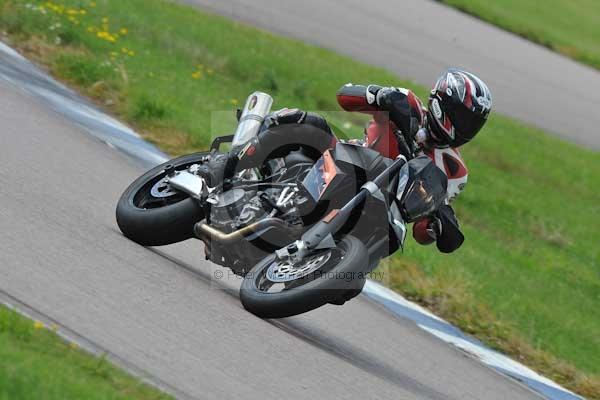 Motorcycle action photographs;Rockingham;Rockingham photographs;event digital images;eventdigitalimages;no limits trackday;peter wileman photography;rockingham corby northamptonshire;trackday;trackday digital images;trackday photos