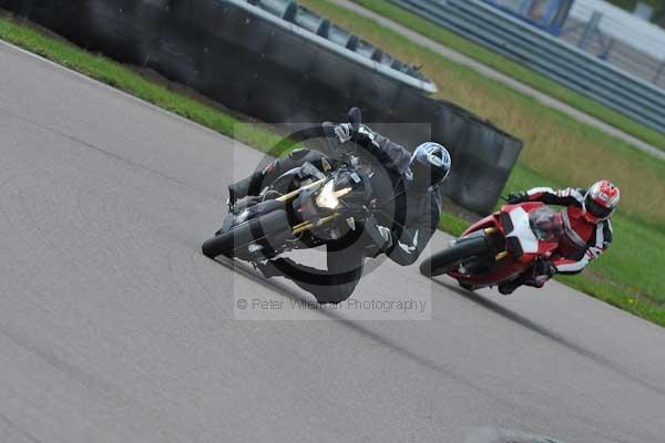 Motorcycle action photographs;Rockingham;Rockingham photographs;event digital images;eventdigitalimages;no limits trackday;peter wileman photography;rockingham corby northamptonshire;trackday;trackday digital images;trackday photos