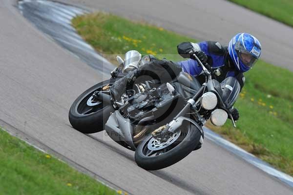Motorcycle action photographs;Rockingham;Rockingham photographs;event digital images;eventdigitalimages;no limits trackday;peter wileman photography;rockingham corby northamptonshire;trackday;trackday digital images;trackday photos