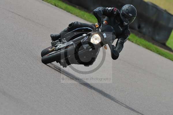 Motorcycle action photographs;Rockingham;Rockingham photographs;event digital images;eventdigitalimages;no limits trackday;peter wileman photography;rockingham corby northamptonshire;trackday;trackday digital images;trackday photos