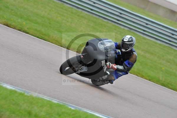Motorcycle action photographs;Rockingham;Rockingham photographs;event digital images;eventdigitalimages;no limits trackday;peter wileman photography;rockingham corby northamptonshire;trackday;trackday digital images;trackday photos