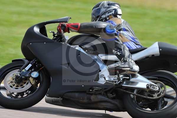 Motorcycle action photographs;Rockingham;Rockingham photographs;event digital images;eventdigitalimages;no limits trackday;peter wileman photography;rockingham corby northamptonshire;trackday;trackday digital images;trackday photos