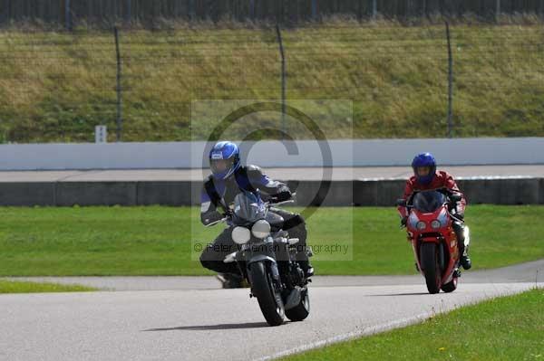 Motorcycle action photographs;Rockingham;Rockingham photographs;event digital images;eventdigitalimages;no limits trackday;peter wileman photography;rockingham corby northamptonshire;trackday;trackday digital images;trackday photos