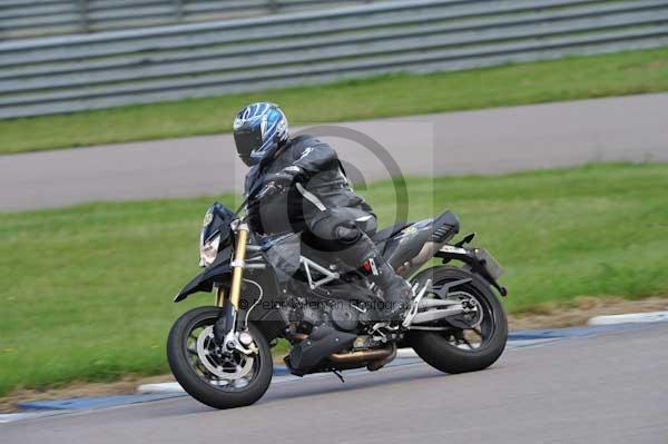 Motorcycle action photographs;Rockingham;Rockingham photographs;event digital images;eventdigitalimages;no limits trackday;peter wileman photography;rockingham corby northamptonshire;trackday;trackday digital images;trackday photos