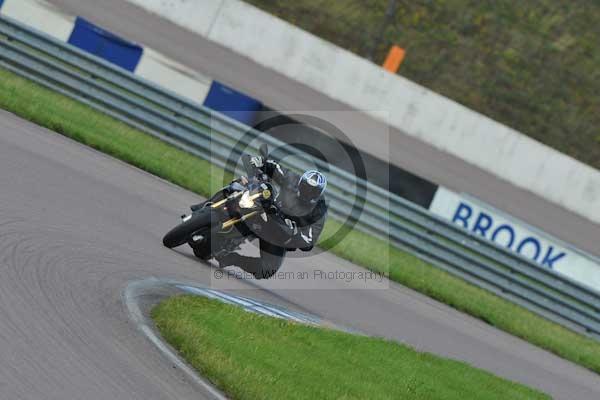 Motorcycle action photographs;Rockingham;Rockingham photographs;event digital images;eventdigitalimages;no limits trackday;peter wileman photography;rockingham corby northamptonshire;trackday;trackday digital images;trackday photos