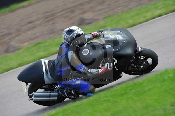 Motorcycle action photographs;Rockingham;Rockingham photographs;event digital images;eventdigitalimages;no limits trackday;peter wileman photography;rockingham corby northamptonshire;trackday;trackday digital images;trackday photos