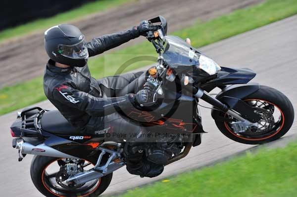 Motorcycle action photographs;Rockingham;Rockingham photographs;event digital images;eventdigitalimages;no limits trackday;peter wileman photography;rockingham corby northamptonshire;trackday;trackday digital images;trackday photos