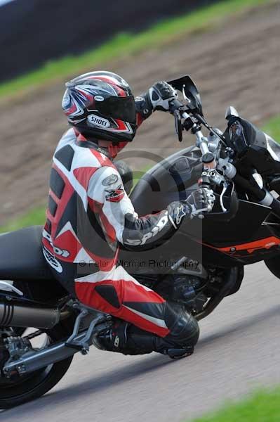 Motorcycle action photographs;Rockingham;Rockingham photographs;event digital images;eventdigitalimages;no limits trackday;peter wileman photography;rockingham corby northamptonshire;trackday;trackday digital images;trackday photos
