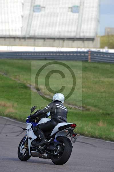 Motorcycle action photographs;Rockingham;Rockingham photographs;event digital images;eventdigitalimages;no limits trackday;peter wileman photography;rockingham corby northamptonshire;trackday;trackday digital images;trackday photos