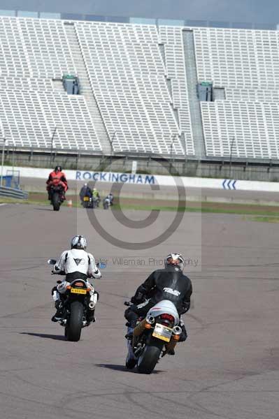 Motorcycle action photographs;Rockingham;Rockingham photographs;event digital images;eventdigitalimages;no limits trackday;peter wileman photography;rockingham corby northamptonshire;trackday;trackday digital images;trackday photos
