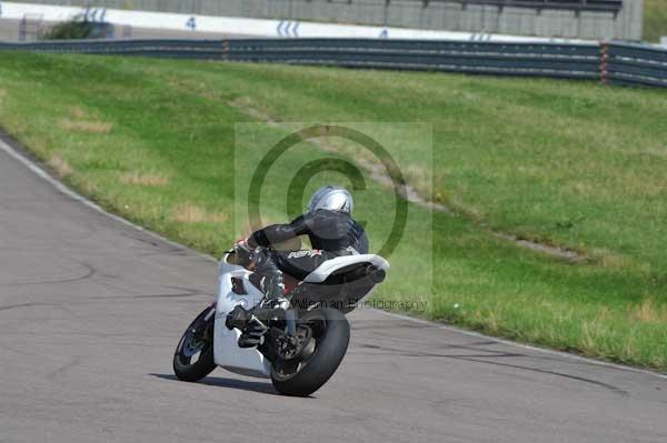 Motorcycle action photographs;Rockingham;Rockingham photographs;event digital images;eventdigitalimages;no limits trackday;peter wileman photography;rockingham corby northamptonshire;trackday;trackday digital images;trackday photos