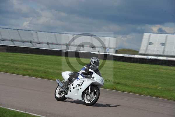 Motorcycle action photographs;Rockingham;Rockingham photographs;event digital images;eventdigitalimages;no limits trackday;peter wileman photography;rockingham corby northamptonshire;trackday;trackday digital images;trackday photos