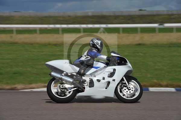 Motorcycle action photographs;Rockingham;Rockingham photographs;event digital images;eventdigitalimages;no limits trackday;peter wileman photography;rockingham corby northamptonshire;trackday;trackday digital images;trackday photos