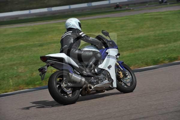 Motorcycle action photographs;Rockingham;Rockingham photographs;event digital images;eventdigitalimages;no limits trackday;peter wileman photography;rockingham corby northamptonshire;trackday;trackday digital images;trackday photos