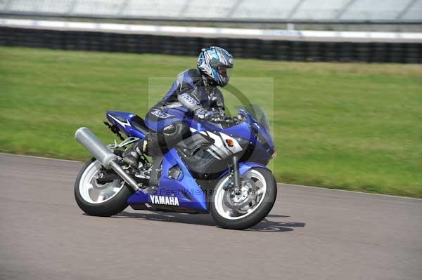 Motorcycle action photographs;Rockingham;Rockingham photographs;event digital images;eventdigitalimages;no limits trackday;peter wileman photography;rockingham corby northamptonshire;trackday;trackday digital images;trackday photos