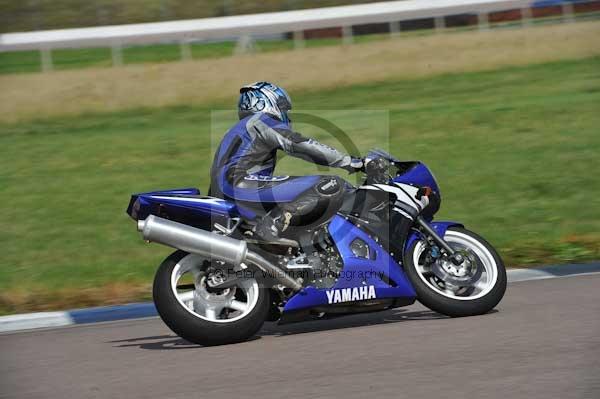 Motorcycle action photographs;Rockingham;Rockingham photographs;event digital images;eventdigitalimages;no limits trackday;peter wileman photography;rockingham corby northamptonshire;trackday;trackday digital images;trackday photos