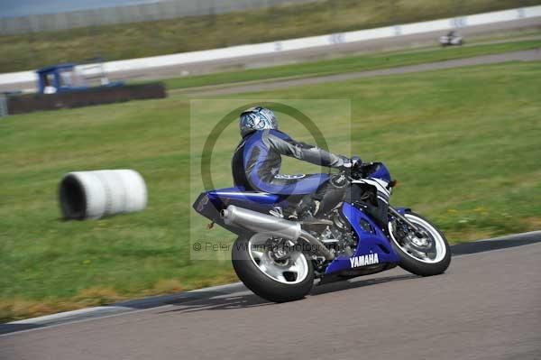 Motorcycle action photographs;Rockingham;Rockingham photographs;event digital images;eventdigitalimages;no limits trackday;peter wileman photography;rockingham corby northamptonshire;trackday;trackday digital images;trackday photos