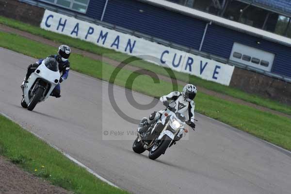 Motorcycle action photographs;Rockingham;Rockingham photographs;event digital images;eventdigitalimages;no limits trackday;peter wileman photography;rockingham corby northamptonshire;trackday;trackday digital images;trackday photos