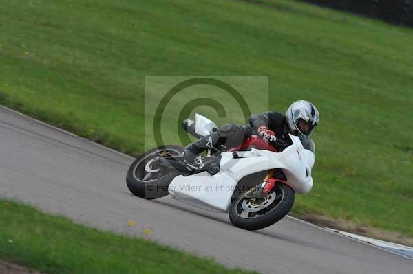 Motorcycle action photographs;Rockingham;Rockingham photographs;event digital images;eventdigitalimages;no limits trackday;peter wileman photography;rockingham corby northamptonshire;trackday;trackday digital images;trackday photos
