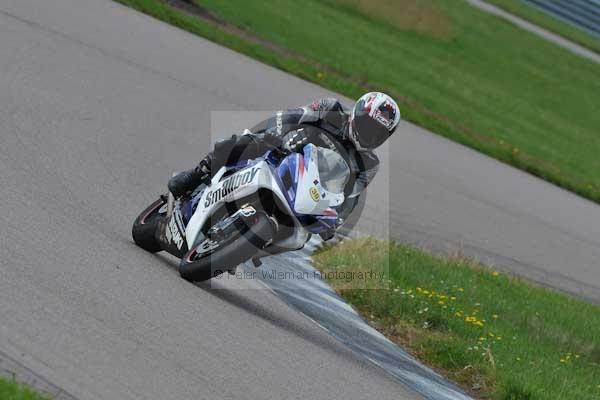 Motorcycle action photographs;Rockingham;Rockingham photographs;event digital images;eventdigitalimages;no limits trackday;peter wileman photography;rockingham corby northamptonshire;trackday;trackday digital images;trackday photos