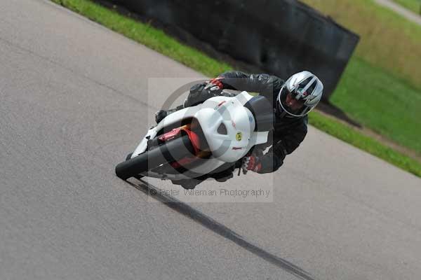 Motorcycle action photographs;Rockingham;Rockingham photographs;event digital images;eventdigitalimages;no limits trackday;peter wileman photography;rockingham corby northamptonshire;trackday;trackday digital images;trackday photos