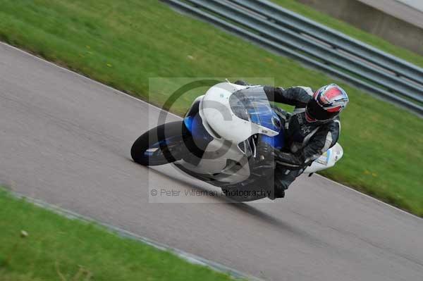 Motorcycle action photographs;Rockingham;Rockingham photographs;event digital images;eventdigitalimages;no limits trackday;peter wileman photography;rockingham corby northamptonshire;trackday;trackday digital images;trackday photos