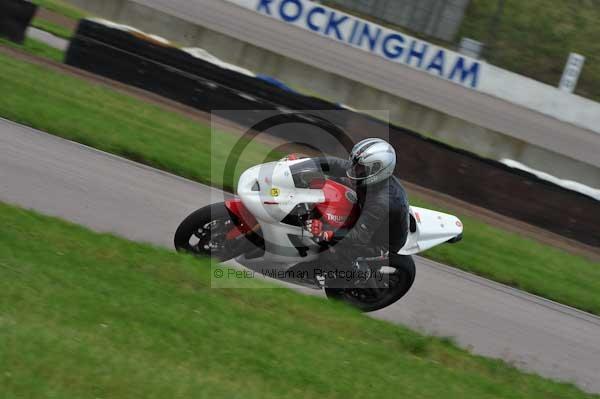 Motorcycle action photographs;Rockingham;Rockingham photographs;event digital images;eventdigitalimages;no limits trackday;peter wileman photography;rockingham corby northamptonshire;trackday;trackday digital images;trackday photos