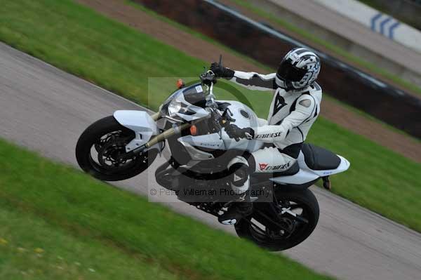 Motorcycle action photographs;Rockingham;Rockingham photographs;event digital images;eventdigitalimages;no limits trackday;peter wileman photography;rockingham corby northamptonshire;trackday;trackday digital images;trackday photos